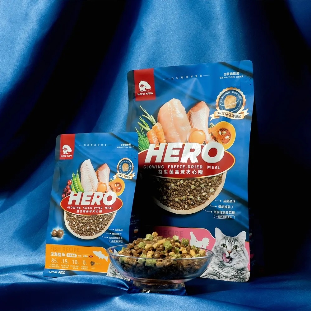 這款貓咪主食結合了100% 鮮肉夾心飼料、益菌晶球和機能凍乾，每顆愛心飼料都夾入鮮香雞肉凍乾。