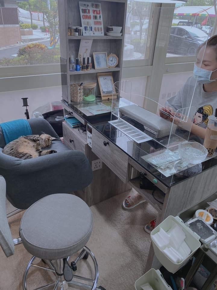 FB 美甲店的喵哥