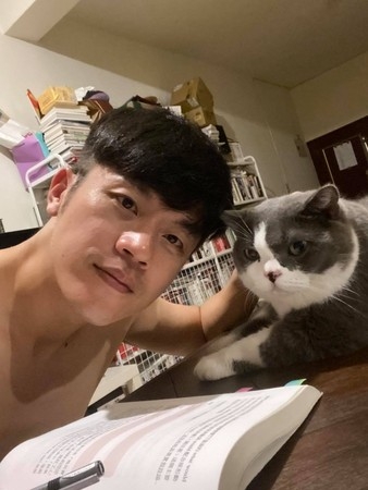 焦糖哥哥和愛貓99合照