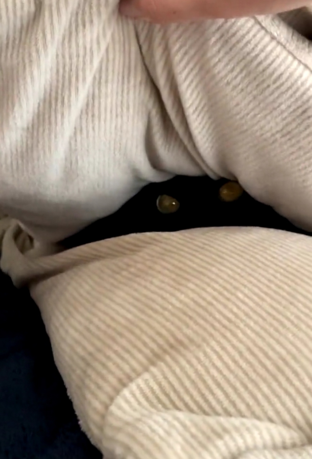 喵：別再掀開被子囉