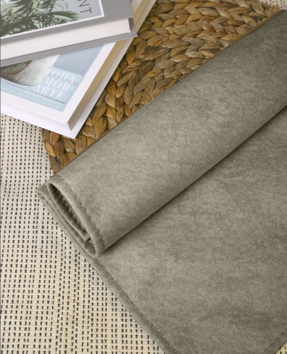 茲曼尼的星級功能布完美擁有三防功能(防水、防污、防油),不再為經常換梳化而煩惱了!