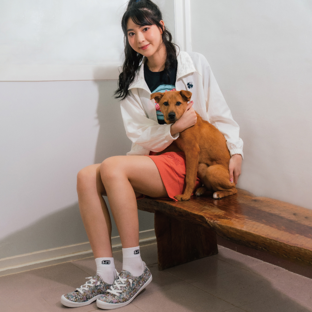 APM歡迎寵物進入商場範圍，但就規定主人需把寵物放在寵物車或袋才能進入，暫不接受手抱方式。