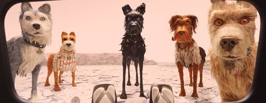 安德森的風格具有一種「脫離現實」的視覺感