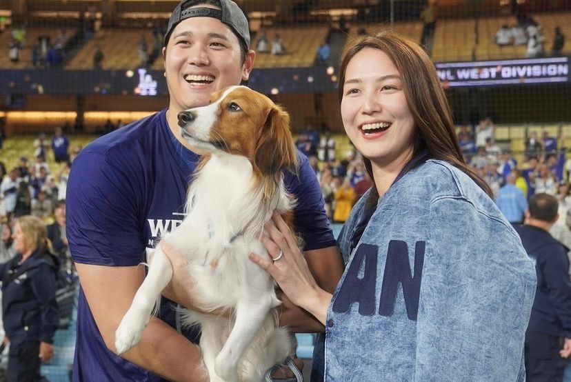 大谷翔平在接受媒體訪問時多次表達了對妻子田中真美子和愛犬Decopin的感謝