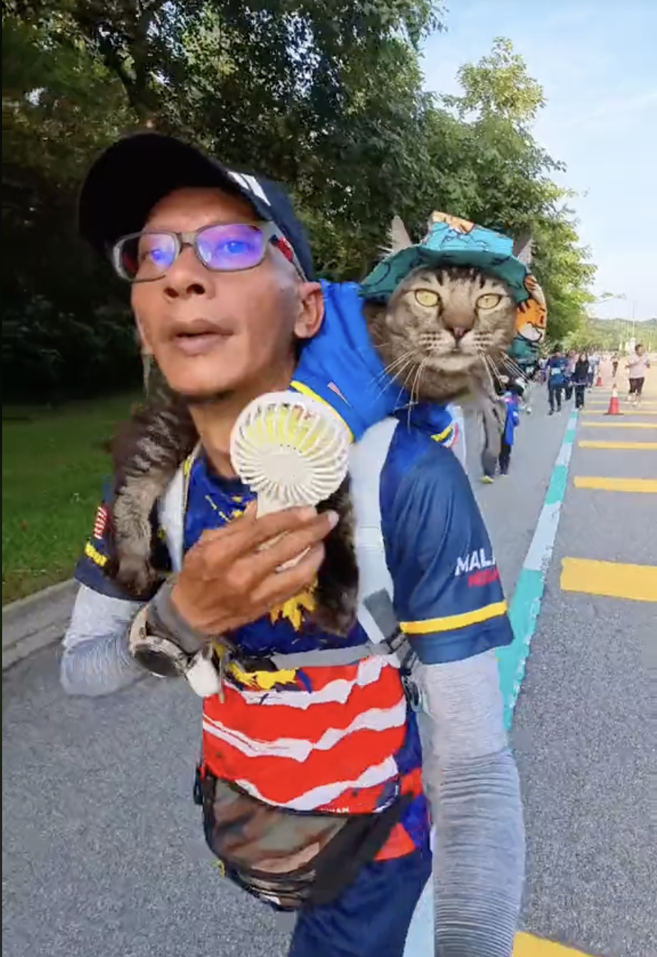 乖乖趴在奴才上～