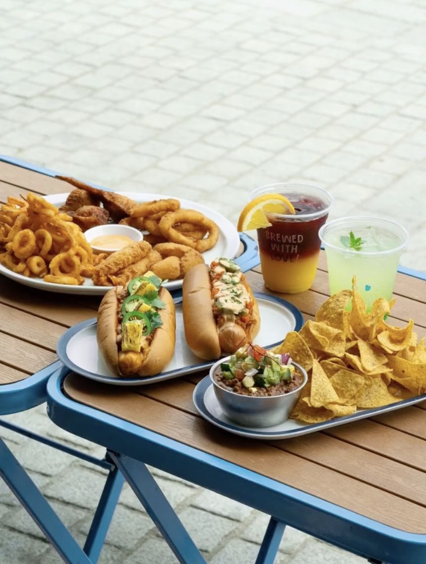 店內以狗狗為主題。