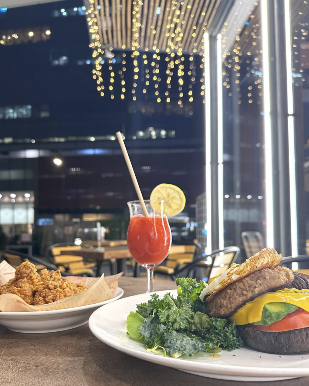 週末指定時間帶埋毛孩嚟用餐有8折優惠！