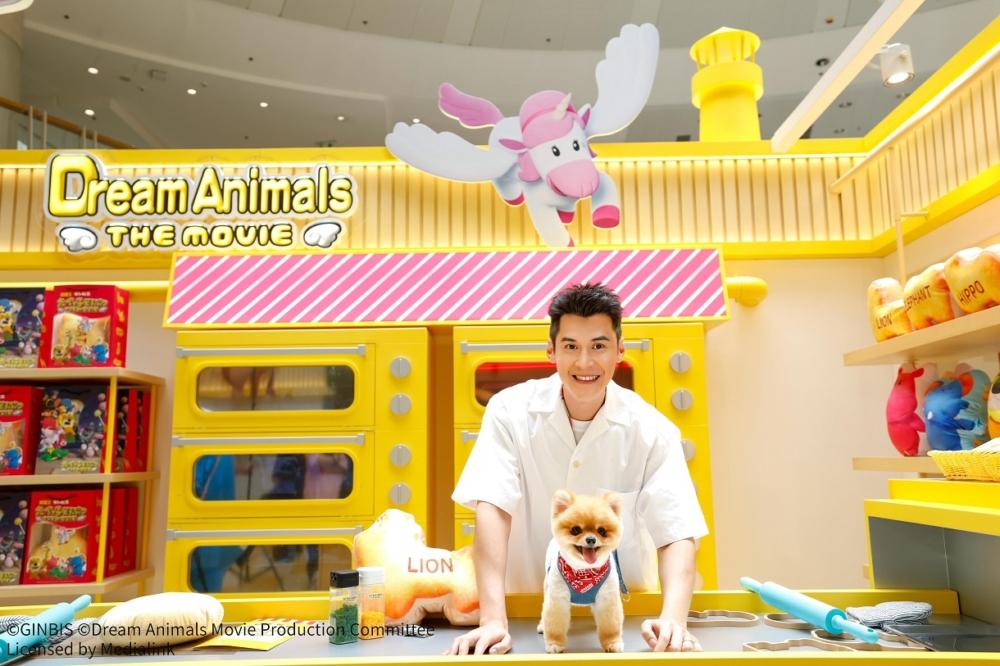 於指定「動物餅出爐」時間購買毛公仔抱枕，即可近距離見證動物餅現場「出爐」！