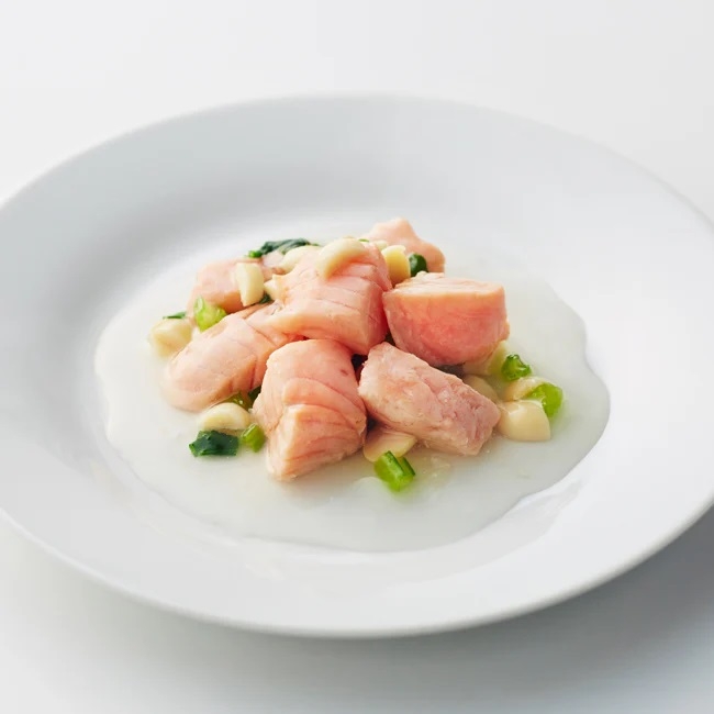 Eugreen 的野菜燉三文魚鮮食，是專為注重毛髮與皮膚保養的貓咪量身打造！