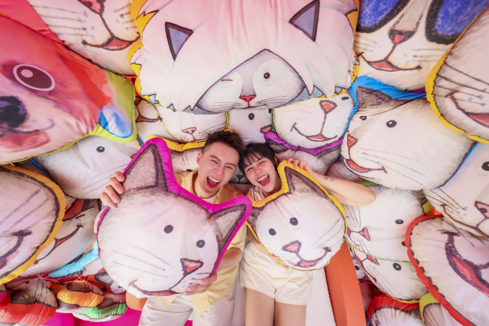 無論是白天還是晚上，這個場所都充滿了浪漫的氛圍，是家人和摯愛們共享時光的理想地點