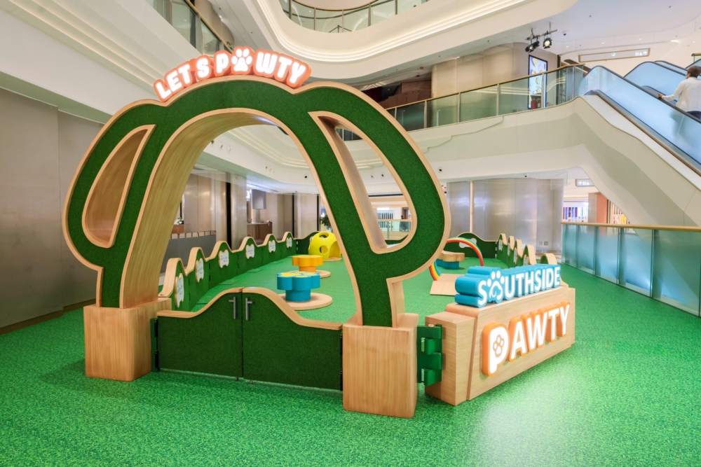 商場限時推出「SUMMER PAWTY」室內寵物樂園活動。
