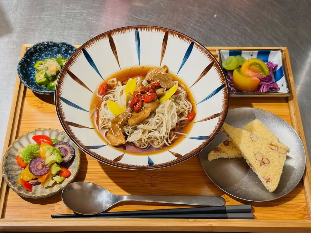 「生機素食」與一般素食不同喔！