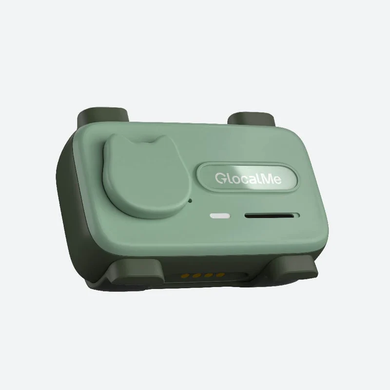 擁有 IP67 防水 等級，無論是下雨天外出，還是戶外玩耍，都能安心佩戴。