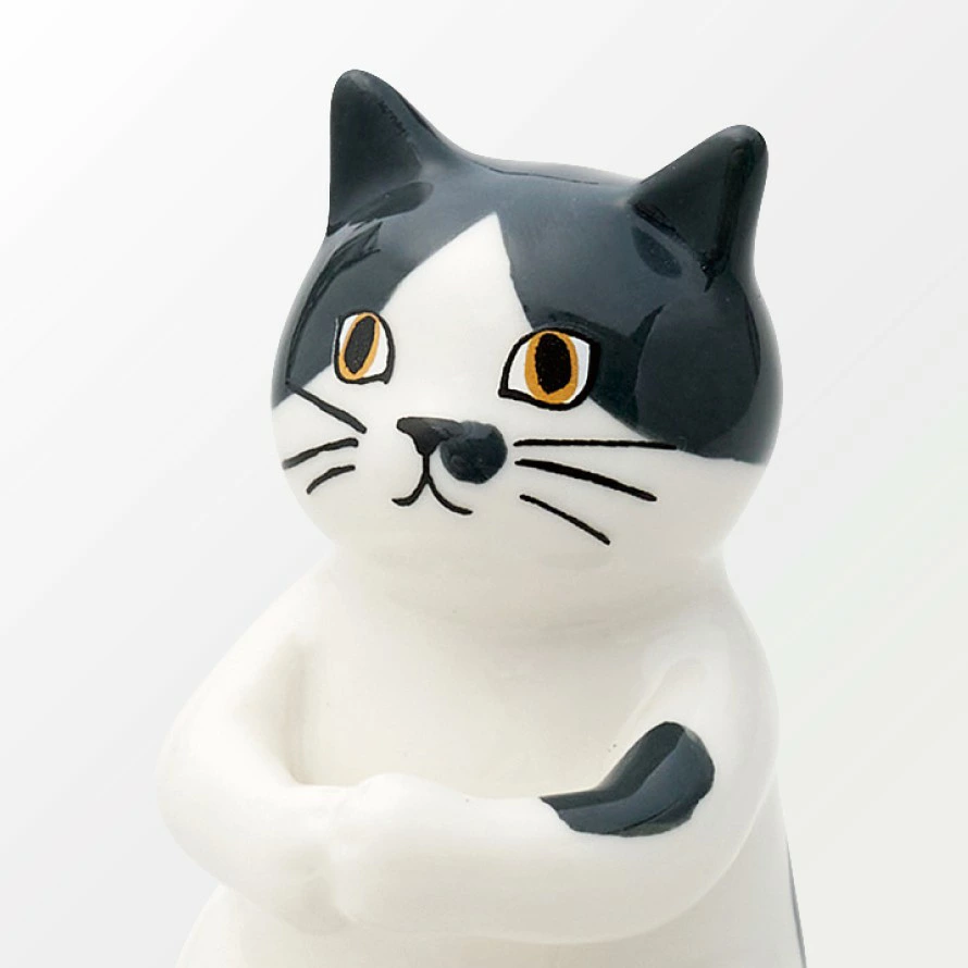 不僅能夠穩定地放置你的眼鏡，還能作為房間的亮眼裝飾，帶來一份清新和趣味的氛圍。