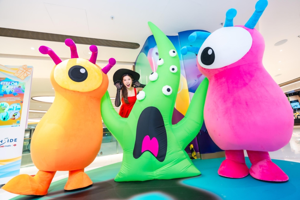 2.5米高的綠色怪物Howler突然來襲