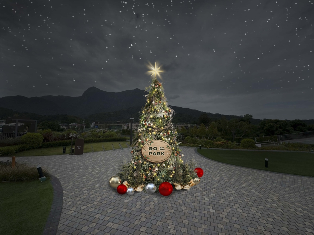 馬鞍山山峰美景襯托5米高聖誕樹