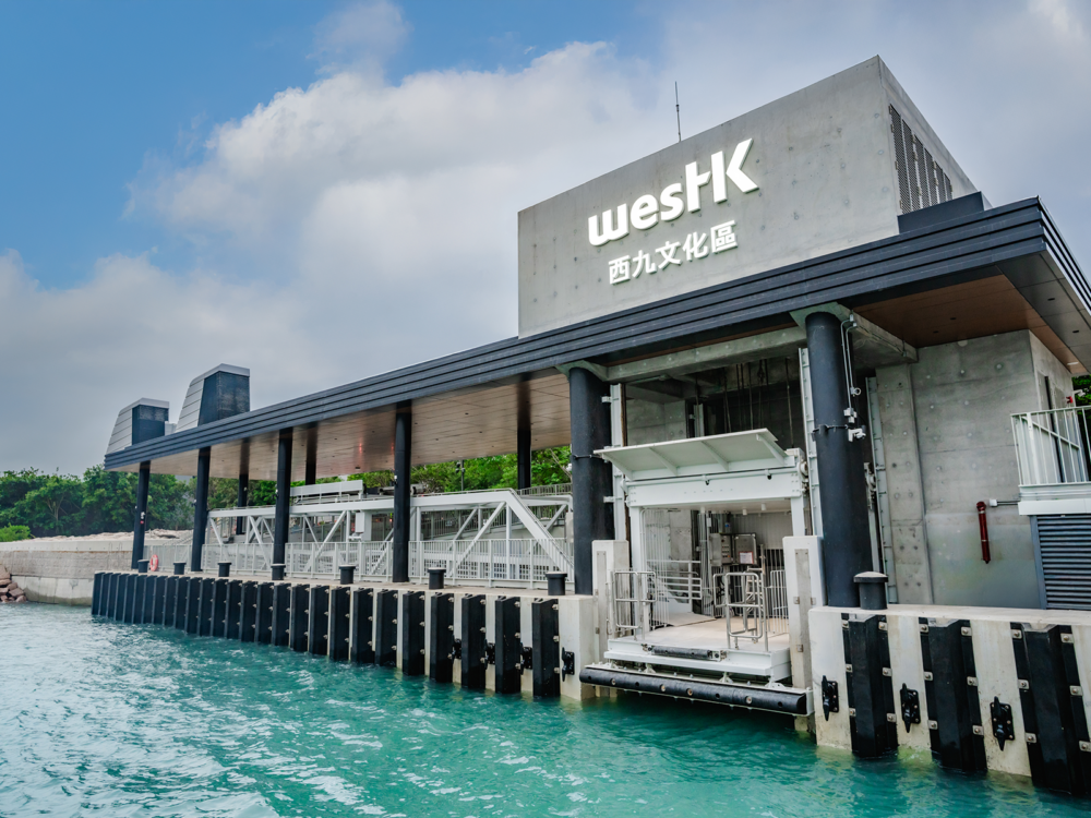 航程僅需約8分鐘，連接西九與中環核心地段。