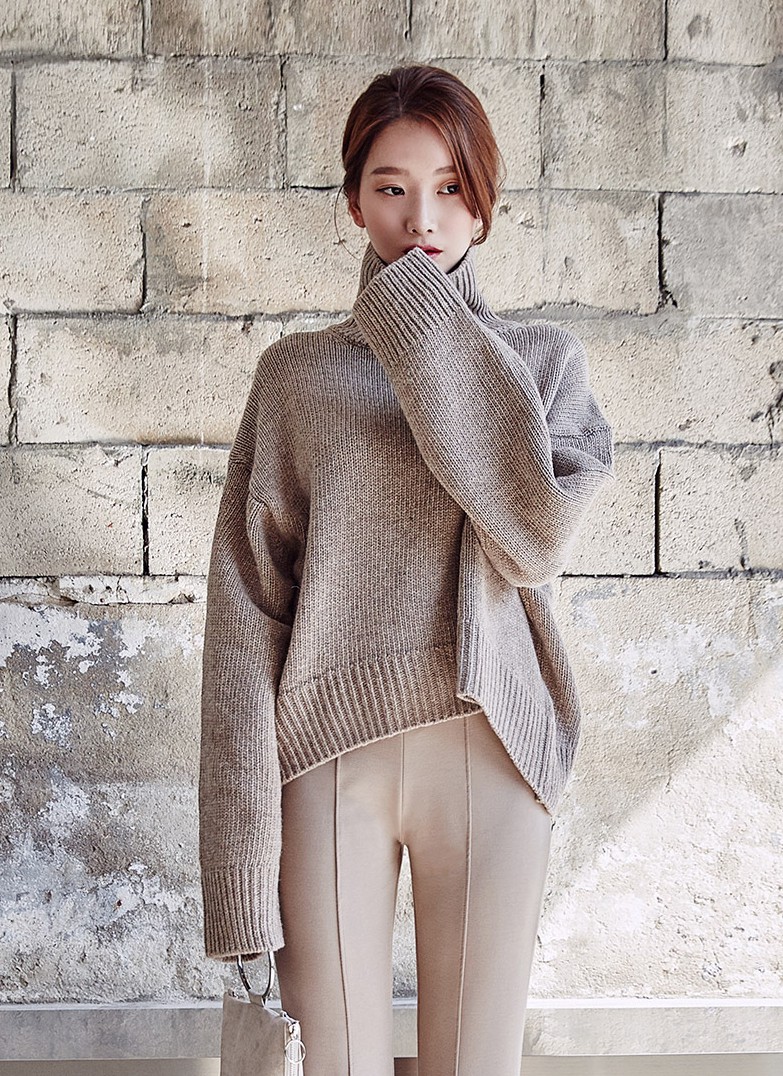 stylenanda http://en.chuu.co.kr/product/lory-turtle-neck-short-knit/17583/?cate_no=351&display_group=1#.WA8IHPl97IU