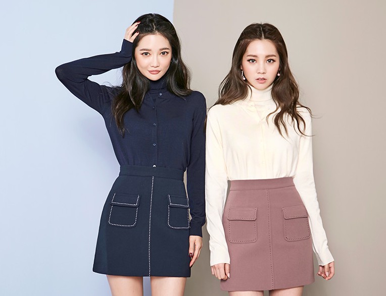 chuu http://en.chuu.co.kr/product/hazelnut-latte-turtle-neck-knit/17518/?cate_no=351&display_group=1#.WACBhvl97IV