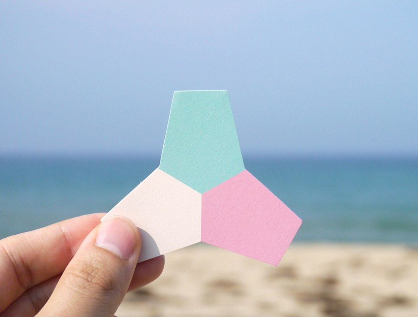 10x10shop http://www.10x10shop.com/product/TETRAPOD%E5%8D%B3%E6%97%B6%E8%B4%B4/32361/cid/706