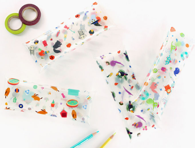 10x10shop http://www.10x10shop.com/product/%E6%9B%B4%E5%A4%9A%E9%82%A6%E9%82%A6%E9%80%8F%E6%98%8E%E5%8F%A3%E8%A2%8B%E9%93%85%E7%AC%94/31571/cid/2655