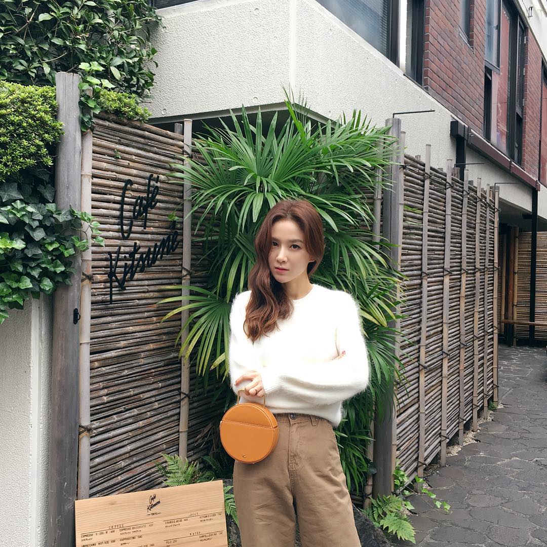 Pighip Official https://www.instagram.com/p/BL-a2HvAueu/?taken-by=pighip_86project