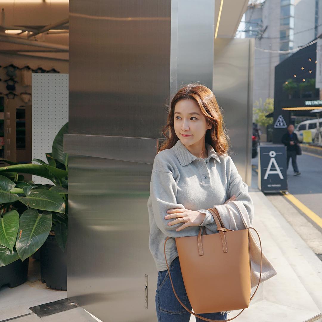 Pighip Official https://www.instagram.com/p/BM1Px5ug8NW/?taken-by=pighip_86project