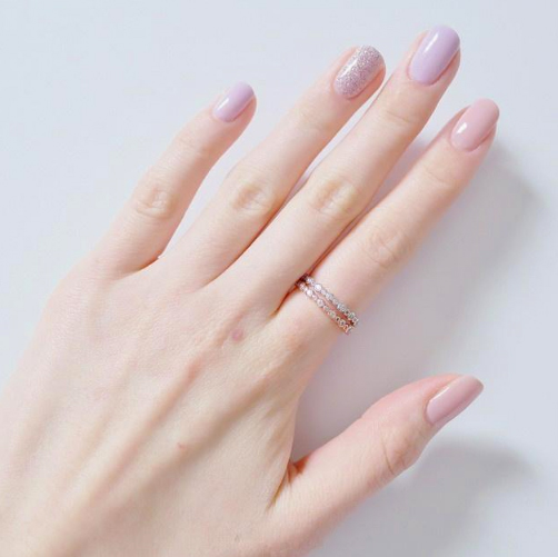 nails
