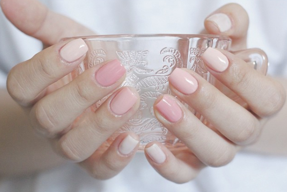 nails