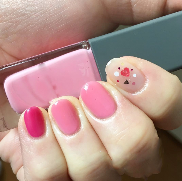 nails