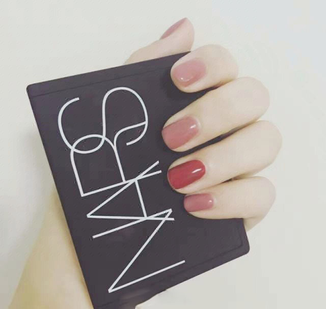 nails