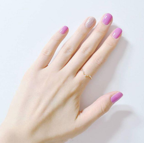 nails