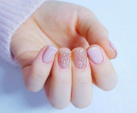 nails