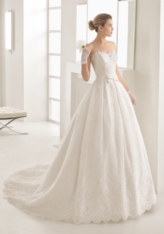 Two-By-Rosa-Clara-2017-classic-sweetheart-neckline-princess-wedding-dress-in-lace-with-scallop-lace-edge-hong-kong-01-560x800