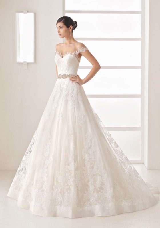 Two-By-Rosa-Clara-2017-enchanting-a-line-wedding-dress-with-romantic-lace-and-gemstone-embellished-belt-sexy-back-hong-kong-01-560x800