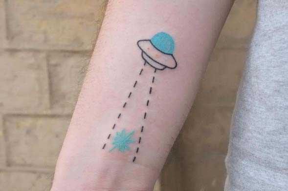 8578