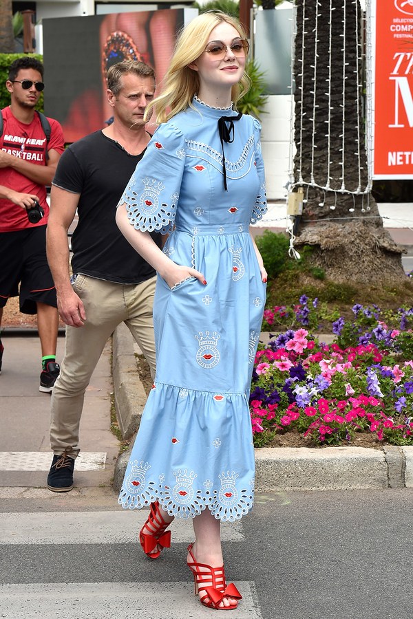 Elle-Fanning-Cannes-ss-03