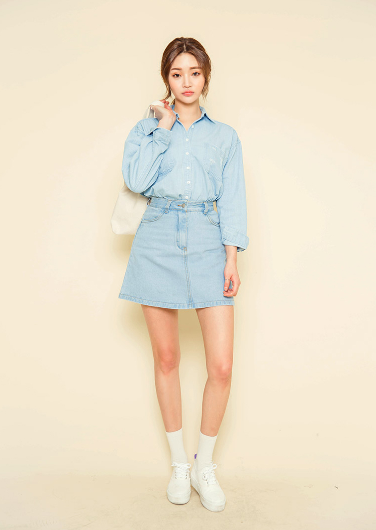 chuu http://cn.chuu.co.kr/product/%E7%BB%8F%E5%85%B8%E4%BC%98%E9%9B%85%E6%89%8B%E6%8B%BF%E5%8C%85/15767/?cate_no=1136&display_group=1