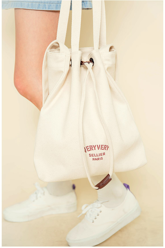 chuu http://cn.chuu.co.kr/product/%E7%BB%8F%E5%85%B8%E4%BC%98%E9%9B%85%E6%89%8B%E6%8B%BF%E5%8C%85/15767/?cate_no=1136&display_group=1