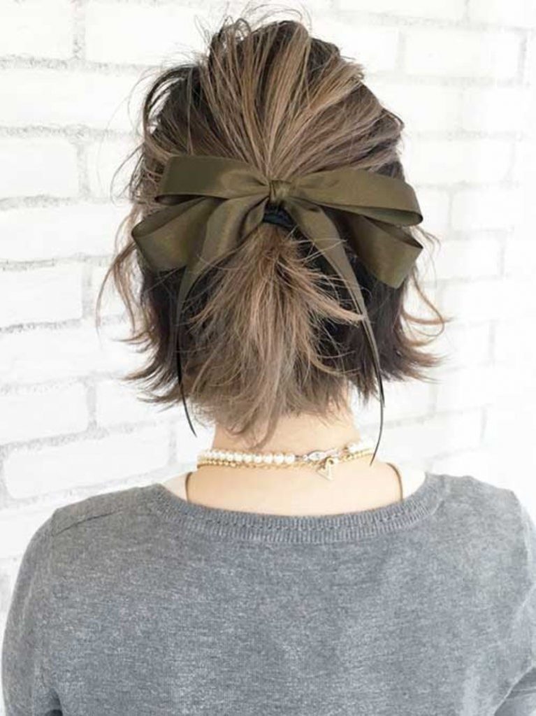 Belle-et-Chic-à-Court-Chignons-de-Cheveux-pour-les-Jours-Spéciaux-8-767x1024
