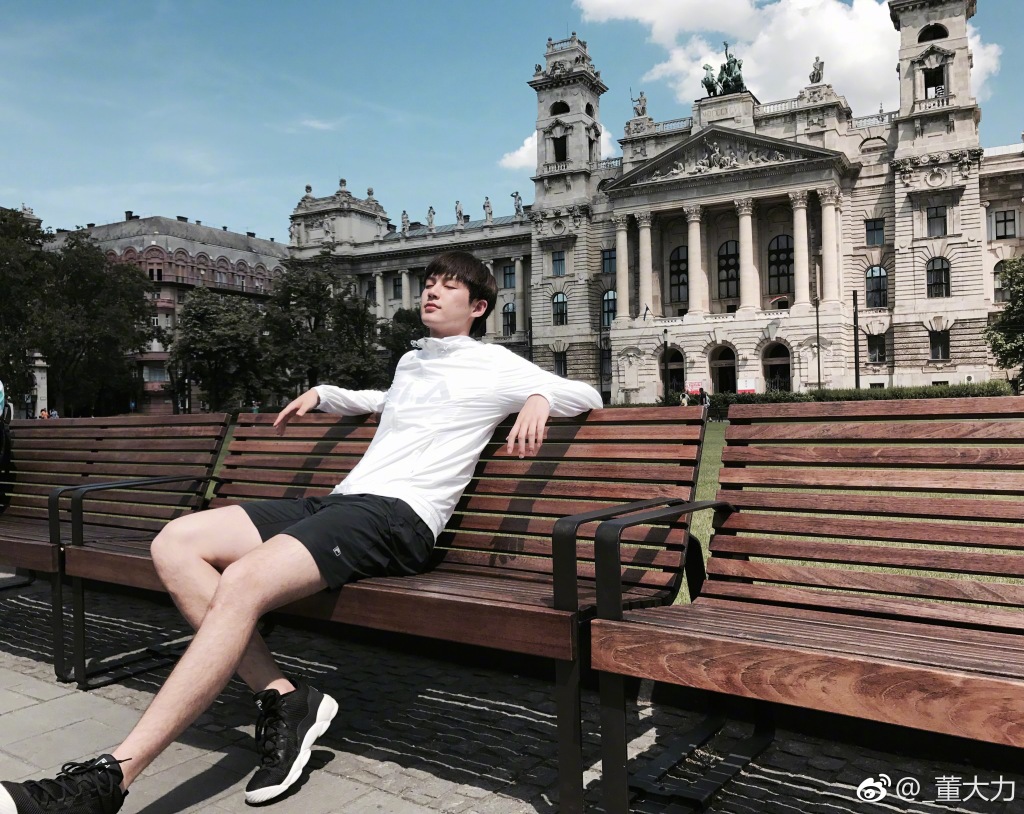 77d19f8agy1fgbitx4xafj22xn2c0hdu (1)