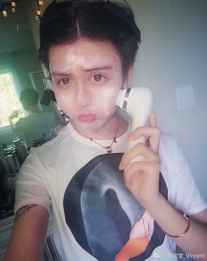 006rEKobgy1fhtiq45r37j31221bugyi