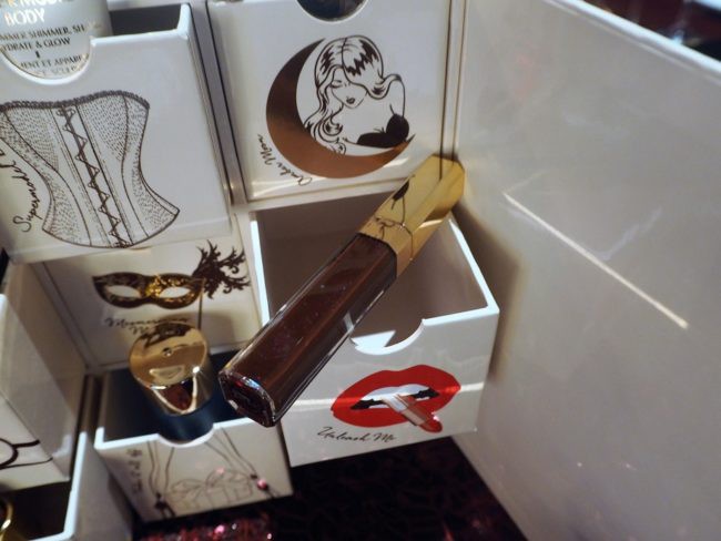 charlotte-tilbury-advent-calendar-2017-review-3-650x488