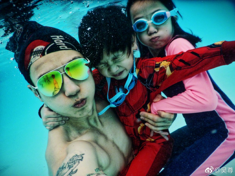 e7395209ly1fhdrbzlw4aj21hc1404qr