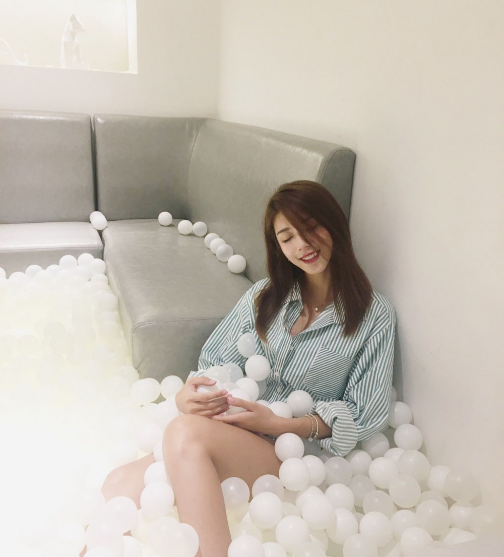 6a4cad90gy1fkb6glnbzqj21r026r7u1