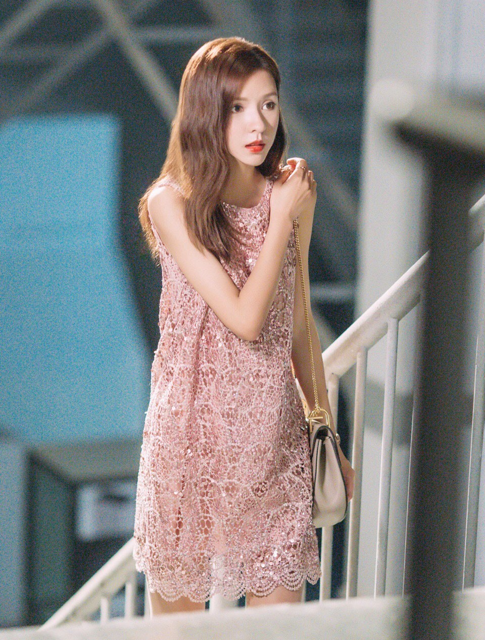 006Q03xKgy1fgyvnu0j4qj30qo1401ae