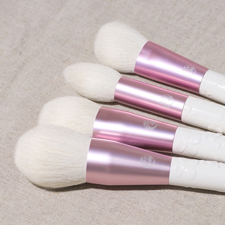 484ab9a5ly1fhxitztnmmj20ku0kuqg8