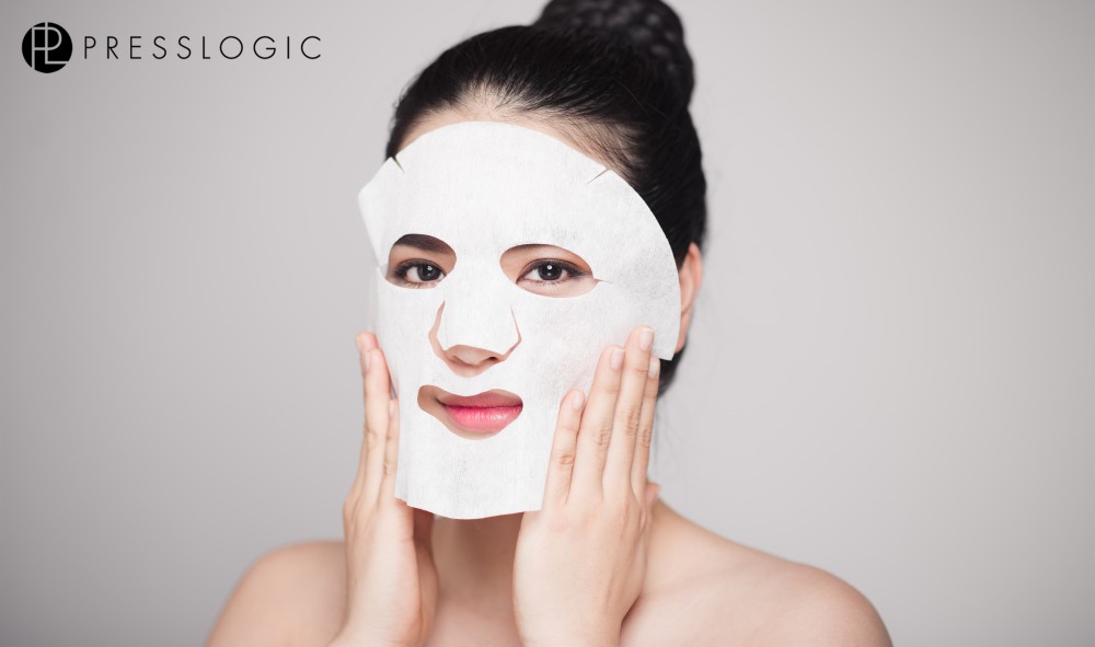 Asian_girl_mask_lightgrey