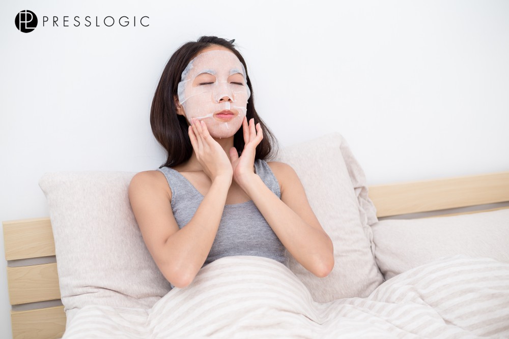 asian_girl_with_mask