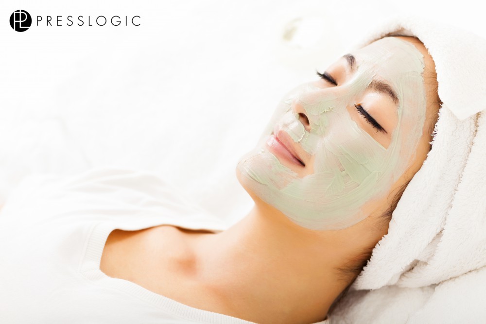 asian_girl_with_mask_3